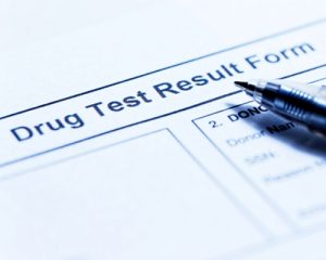  Un formulaire de résultat d'analyse de drogue 